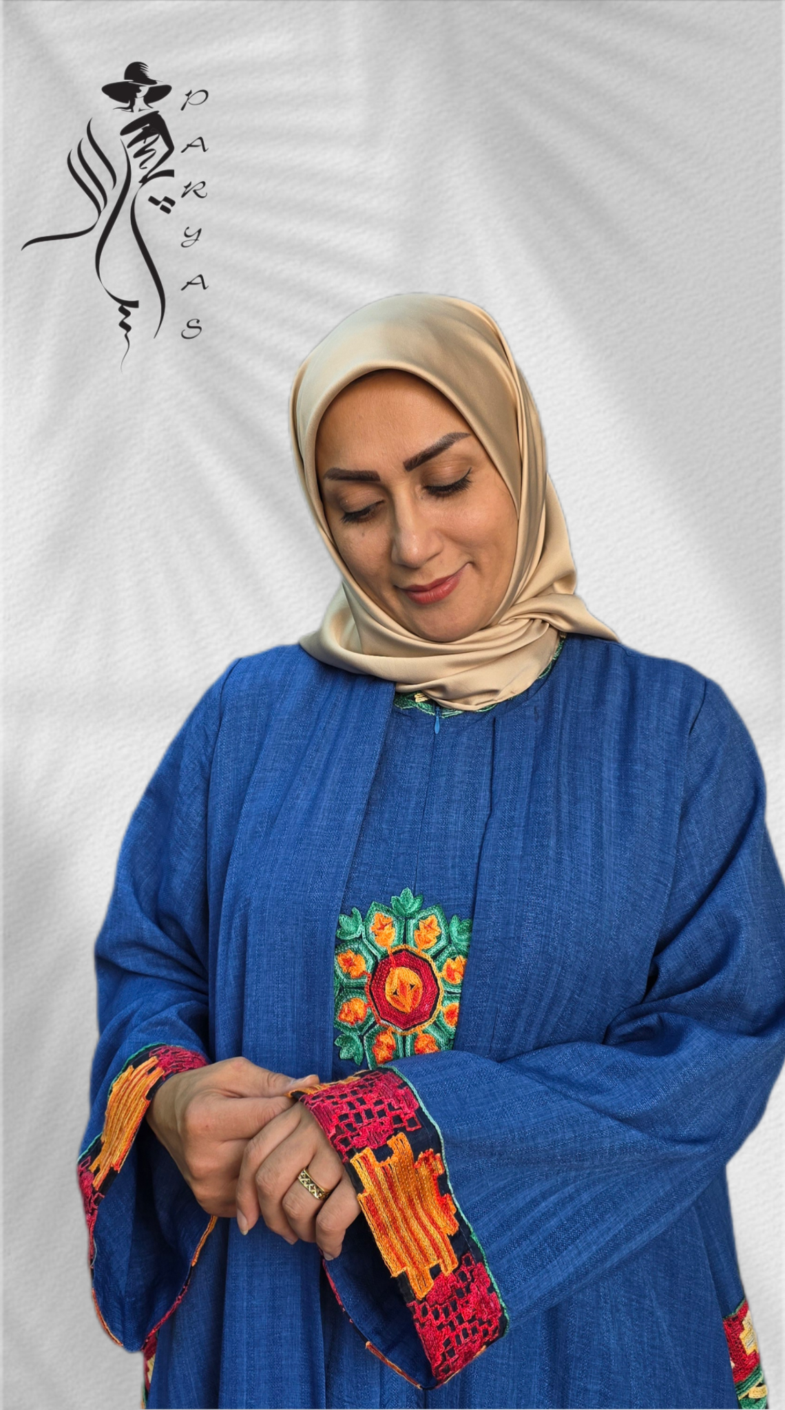 مانتو مجلسی گلدوزی شده مدل سوسن فروشگاه پریاس: درخشش بی‌بدیل در هر مهمانی!