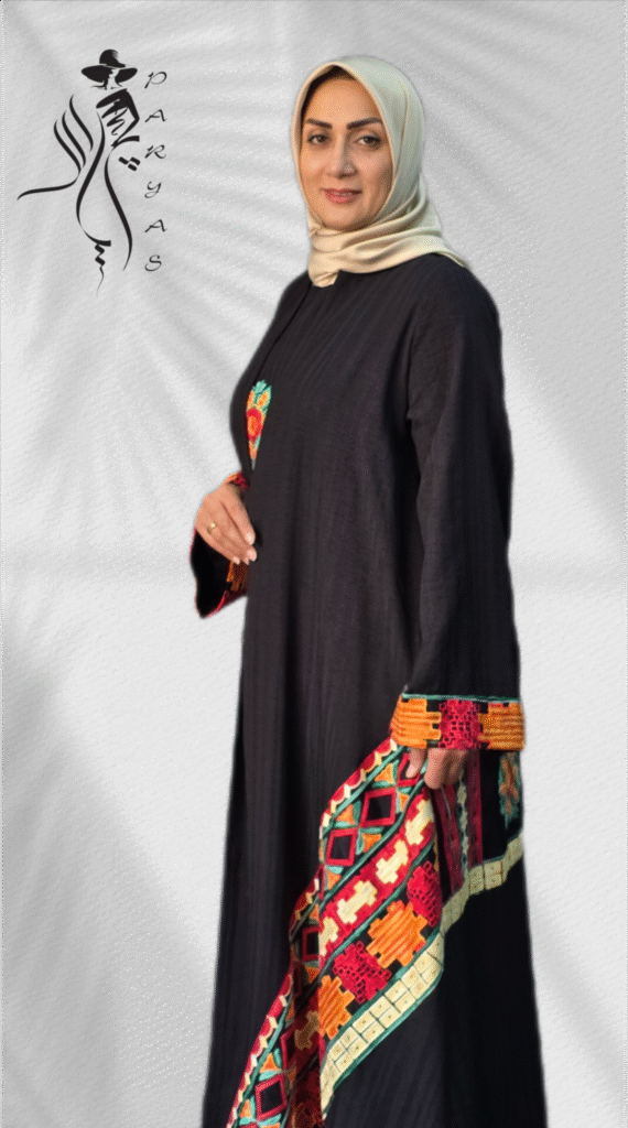 مانتو مشکی گلدوزی شده