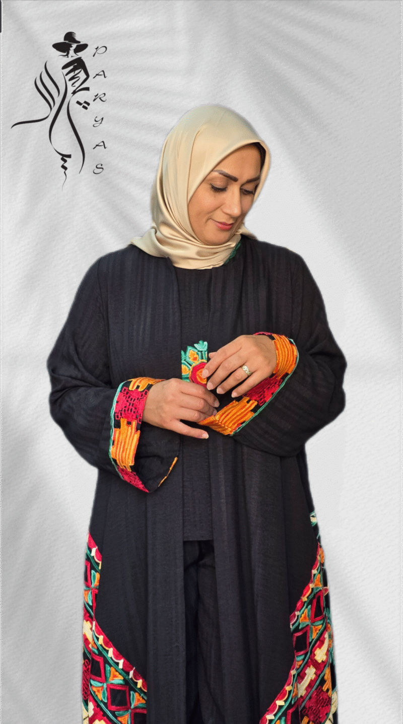 مانتو مشکی گلدوزی شده