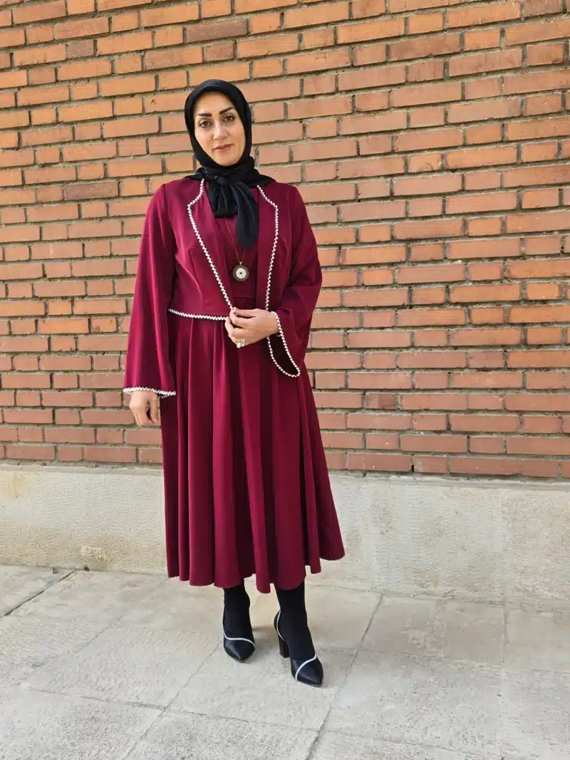 جدیدترین مدل‌های خرید مانتو و لباس شب یلدا ۱۴۰۴ را اینجا ببینید! ۱۲ استایل شیک و ترند زمستانی را کشف کنید و با تخفیفات ویژه برای شب چله آماده شوید.